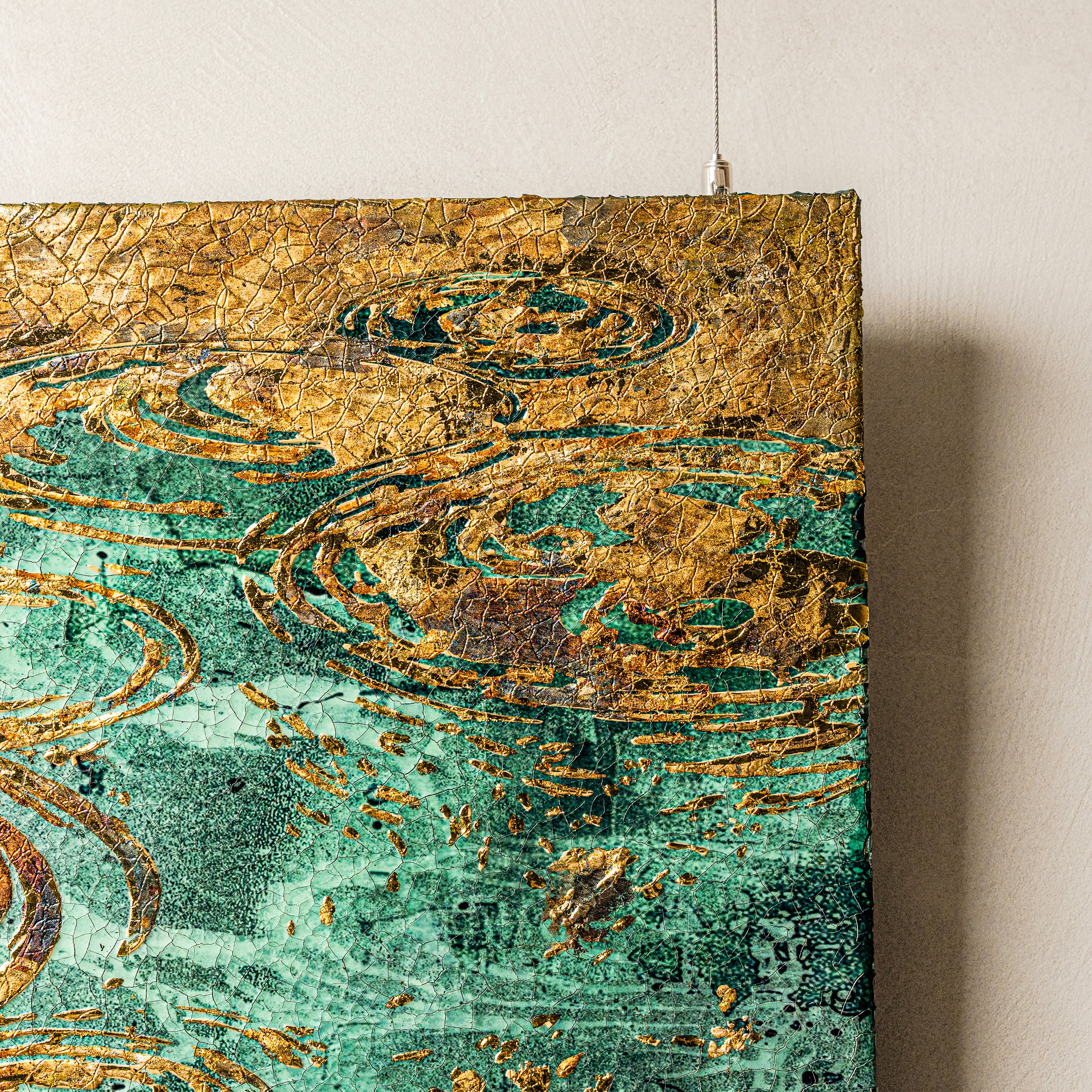 Top-right quarter texture detail — mineral foil depth.